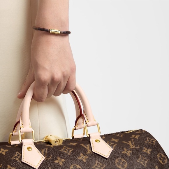 LOUIS VUITTON Damier Keep It Bracelet - Picture 4 of 12
